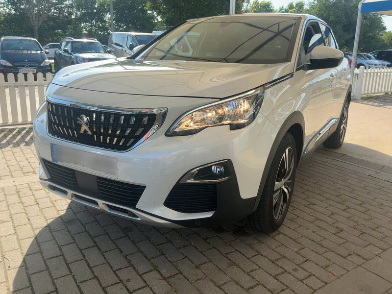 Peugeot 3008 1.2 PureTech Allure — zdjęcie 1