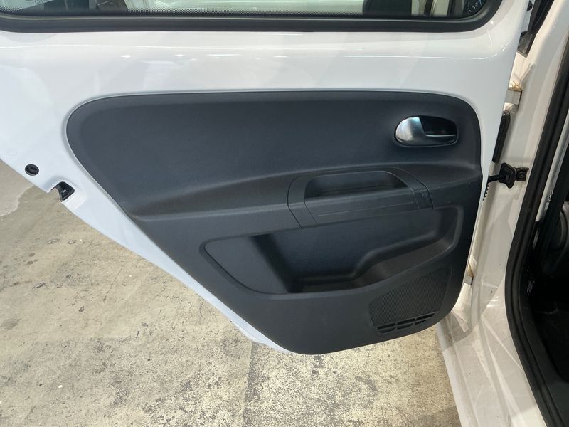 Volkswagen up! 1.0 Cup up! 2015 – снимка 24