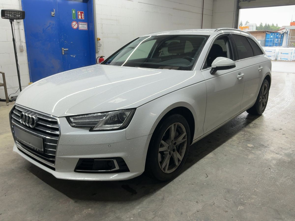 Audi A4 2016 — photo 1