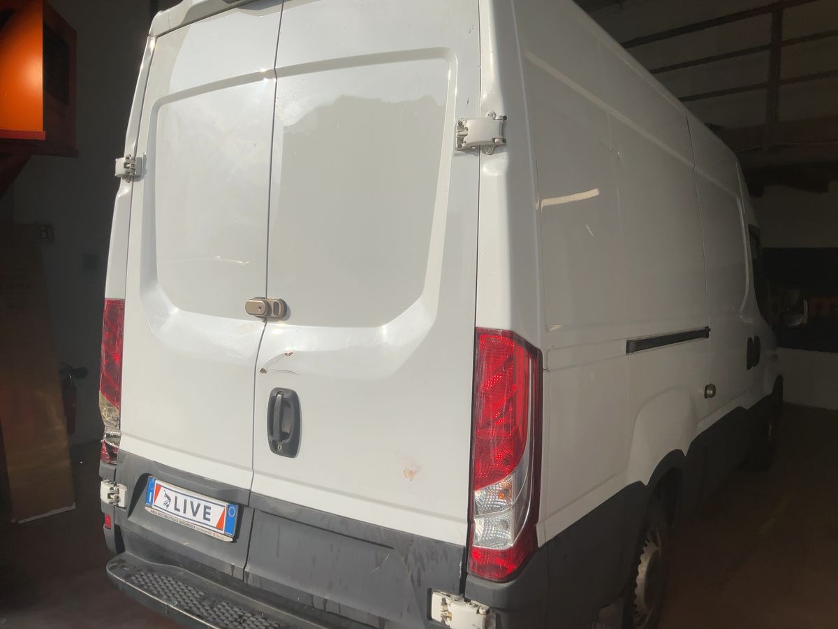 Iveco Daily 2019 — photo 9