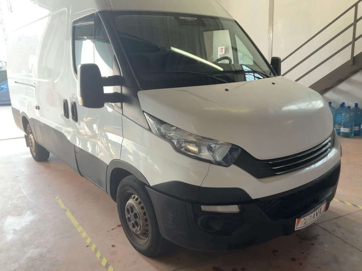 Iveco Daily 2019 — photo 13