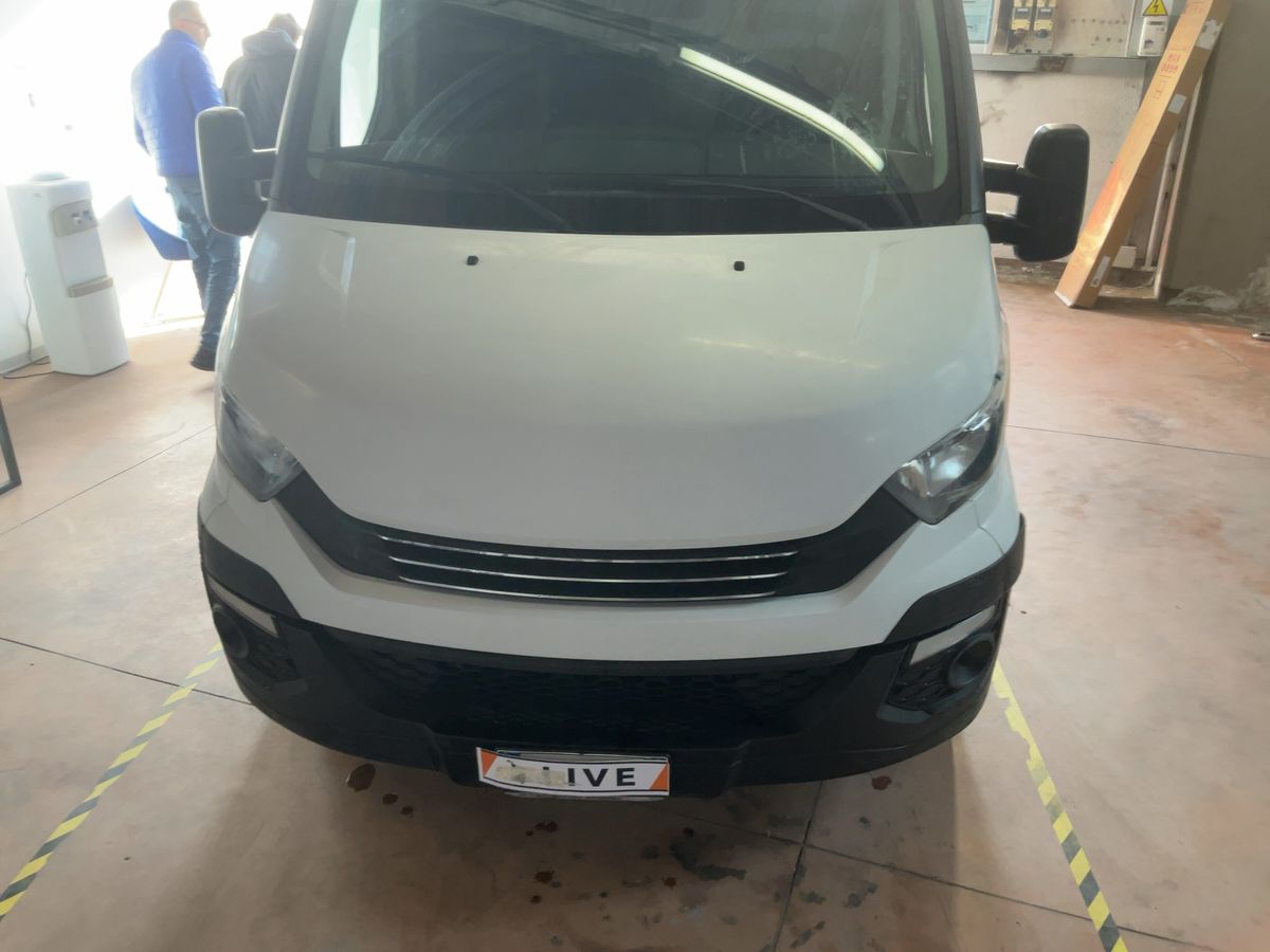Iveco Daily 2019 — photo 15
