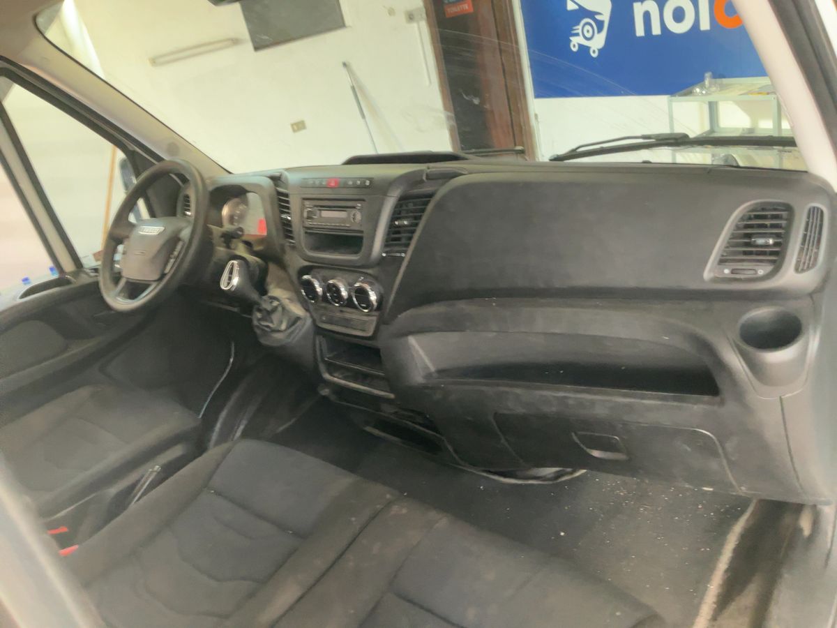 Iveco Daily 2019 — photo 18