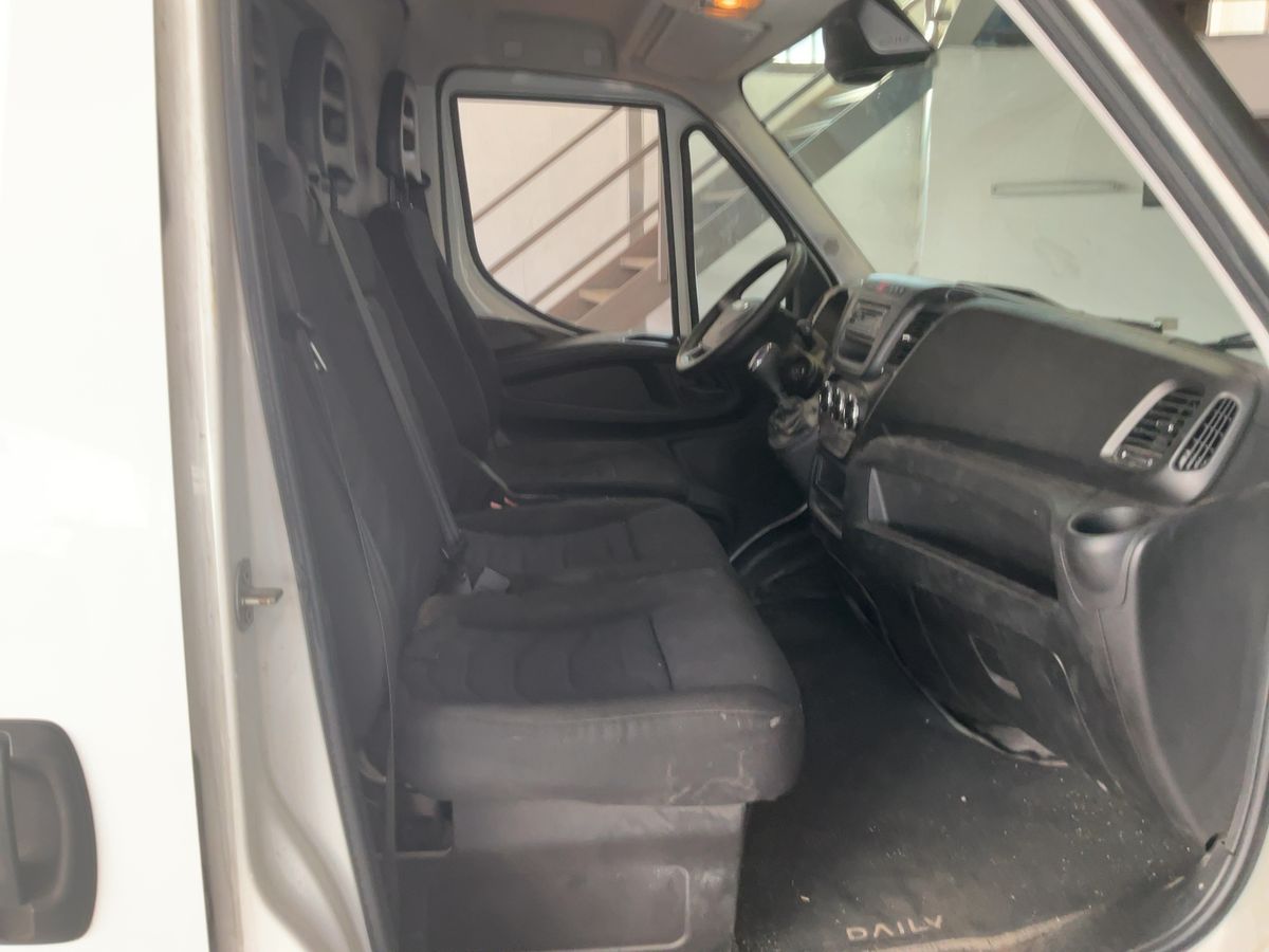 Iveco Daily 2019 — photo 17