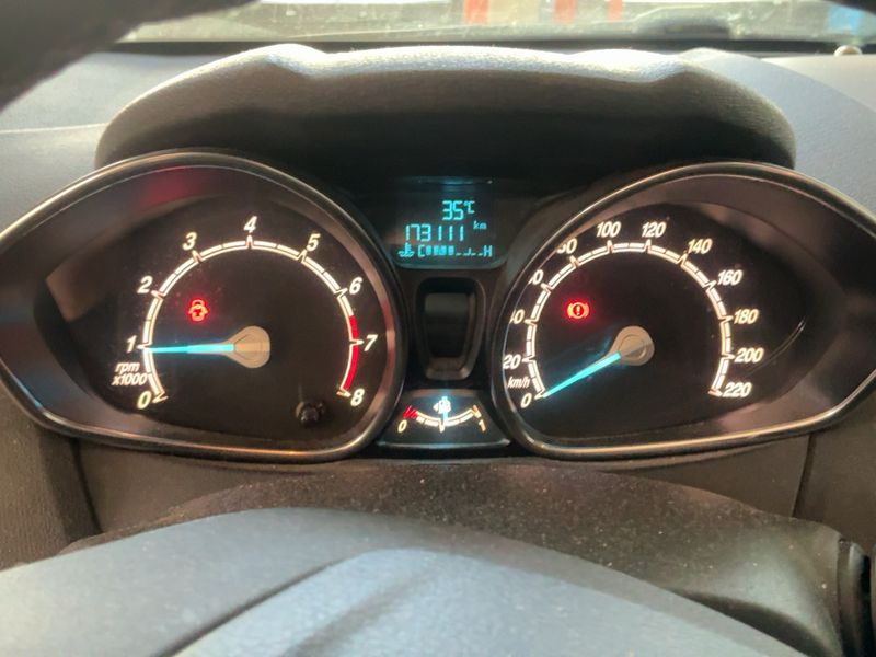Ford Fiesta 1.25 Business 2015 – снимка 18
