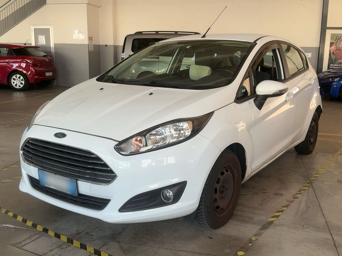 Ford Fiesta 2015 — photo 1