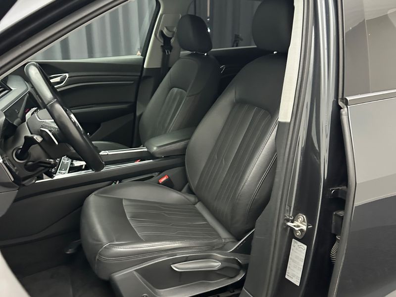 Audi e-tron 50 quattro — zdjęcie 6