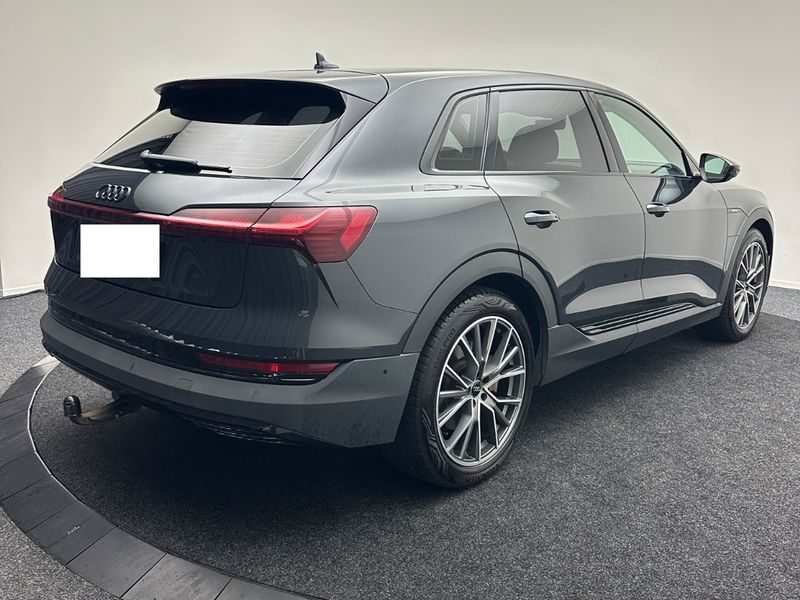 Audi e-tron 50 quattro — zdjęcie 3