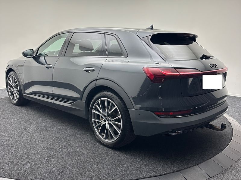 Audi e-tron 50 quattro — zdjęcie 2