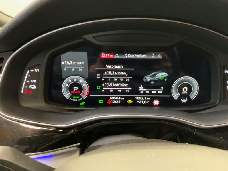 Audi Q8 60 TFSIe quattro — zdjęcie 13