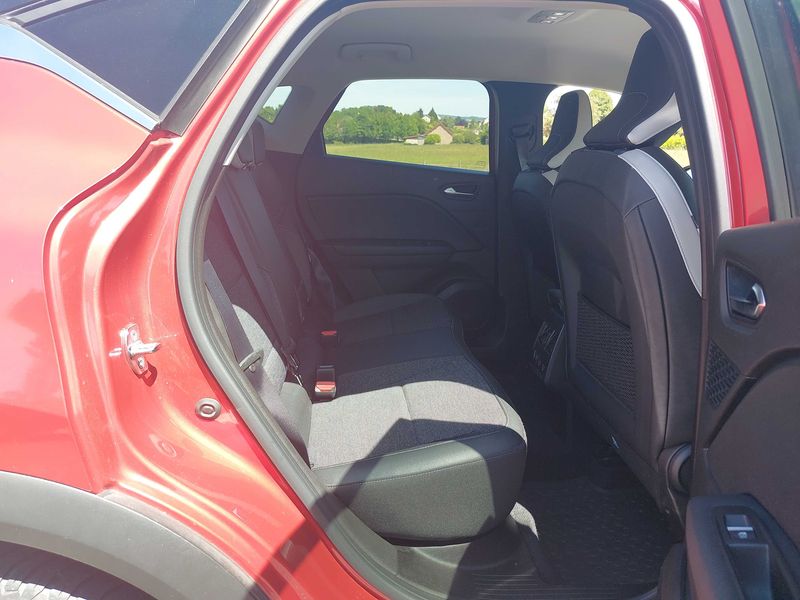 Renault Captur 1.5 BLUE dCi Intens — zdjęcie 14