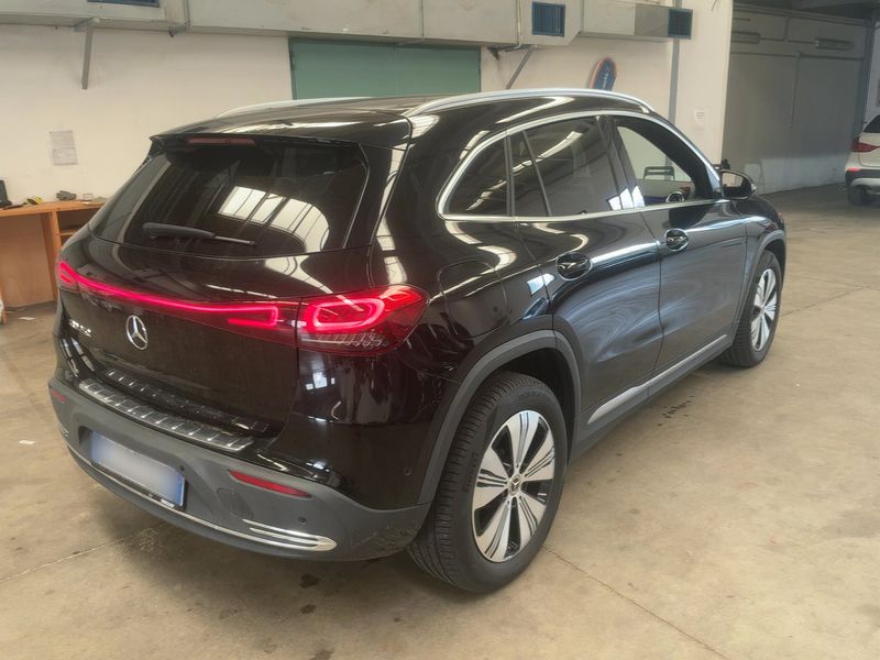 Mercedes-Benz EQA 250 Progressive — zdjęcie 6
