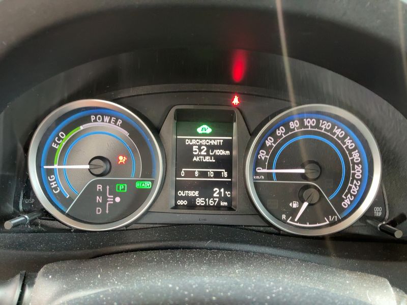 Toyota Auris Touring Sports 1.8 Hybrid Executive — zdjęcie 13