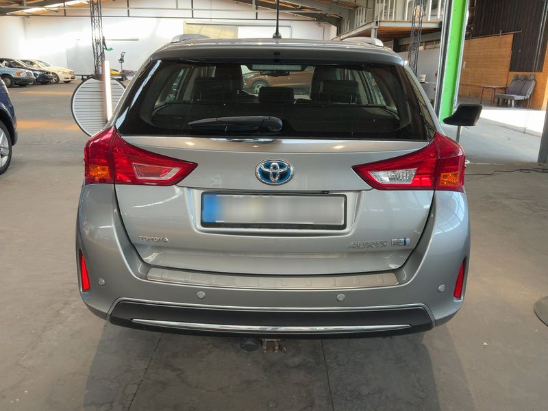 Toyota Auris Touring Sports 1.8 Hybrid Executive — zdjęcie 5