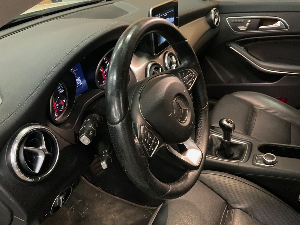 Mercedes-Benz CLA-Klasse 2016 — photo 32