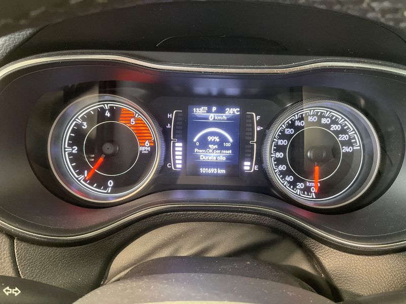 Jeep Cherokee 2.2 M-Jet Longitude 4x4 — zdjęcie 13