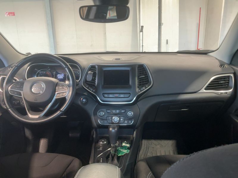 Jeep Cherokee 2.2 M-Jet Longitude 4x4 — zdjęcie 12