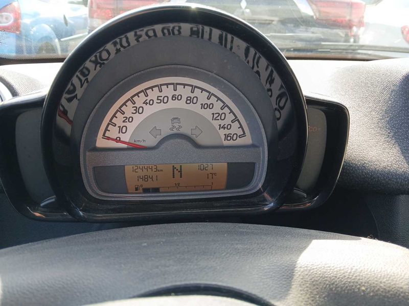 Smart fortwo 1.0 Micro Hybrid Drive pure — zdjęcie 12