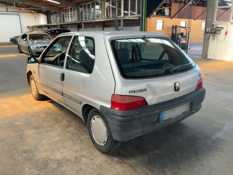 Peugeot 106 1.0 Sketch — zdjęcie 3