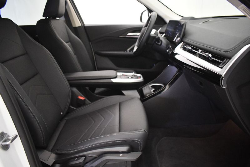 BMW iX1 eDrive 20 xLine — zdjęcie 10
