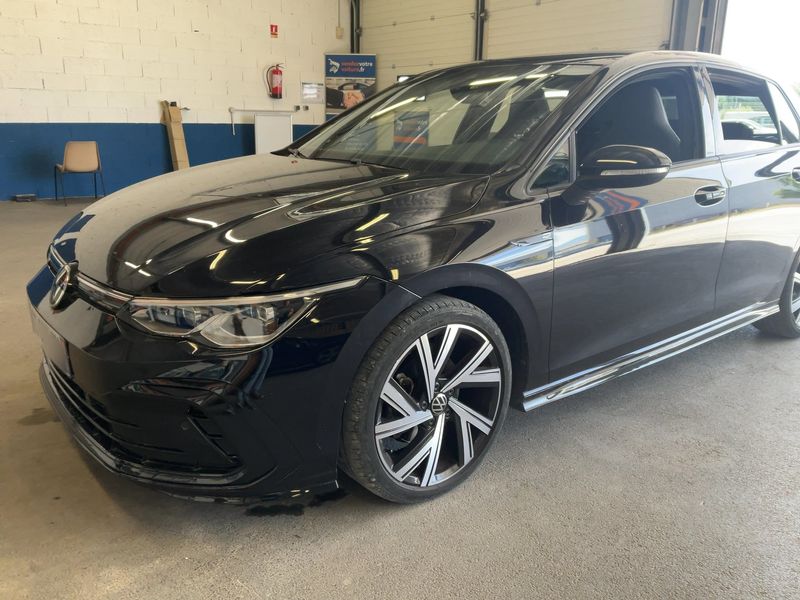 Volkswagen Golf VIII 2.0 TDI R-Line — zdjęcie 2