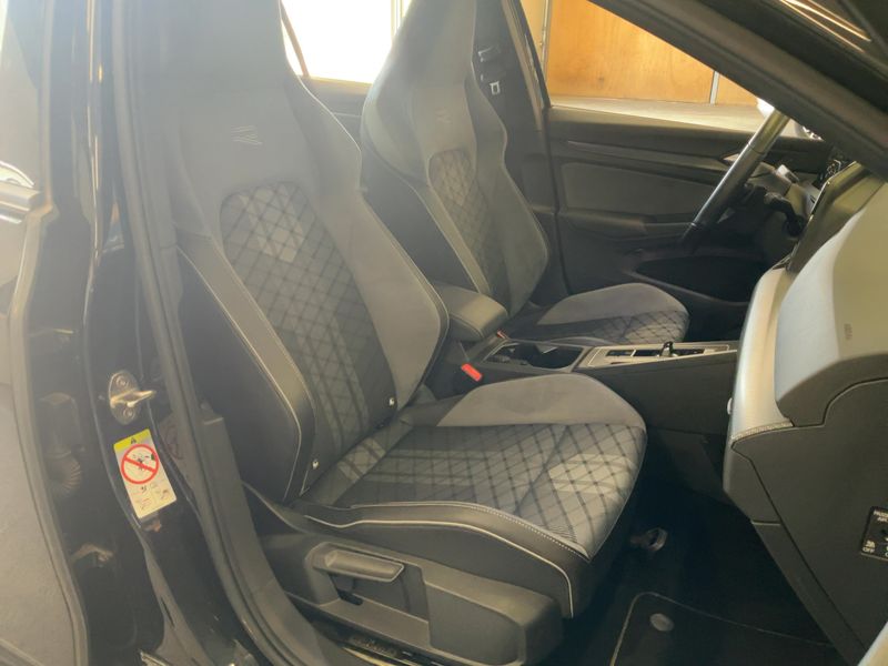 Volkswagen Golf VIII 2.0 TDI R-Line — zdjęcie 11