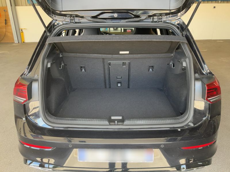 Volkswagen Golf VIII 2.0 TDI R-Line — zdjęcie 10