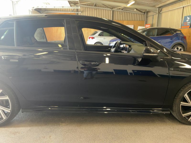 Volkswagen Golf VIII 2.0 TDI R-Line — zdjęcie 7