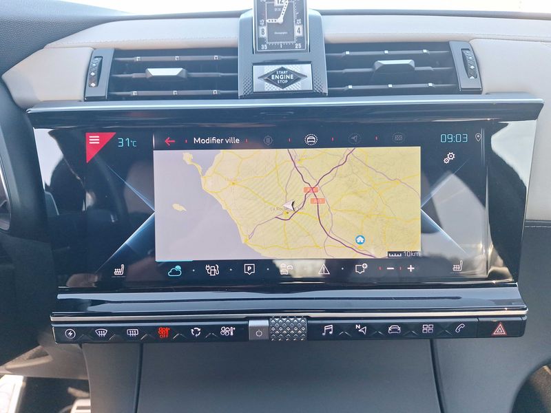 DS Automobiles DS7 Crossback 1.6 E-Tense Hybrid Grand Chic 4x4 — zdjęcie 13
