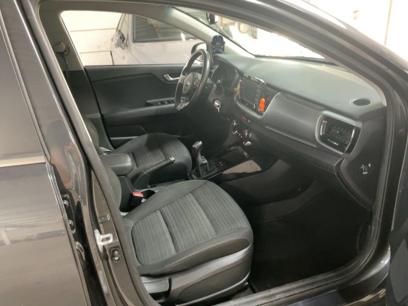 Kia Stonic 1.4 Spirit — zdjęcie 11