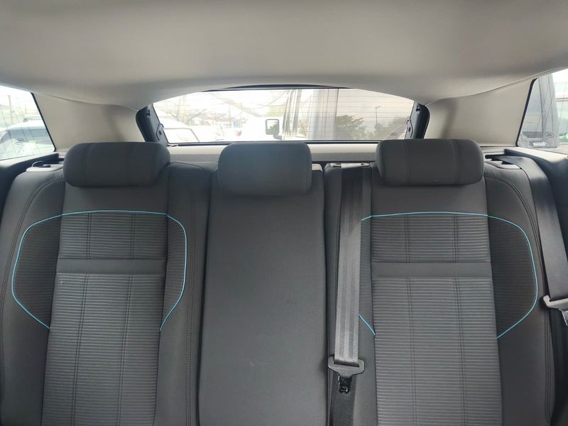 Land Rover Evoque 2.0 Td4 Pure — zdjęcie 12