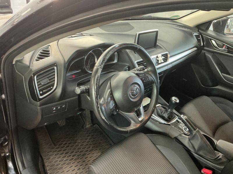 Mazda 3 2.2 Turbodiesel Sports-Line 2016 – снимка 25