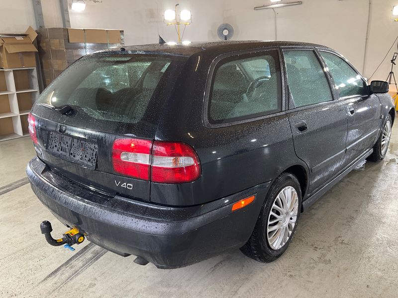 Volvo V40 1.9 D 2001 – снимка 2