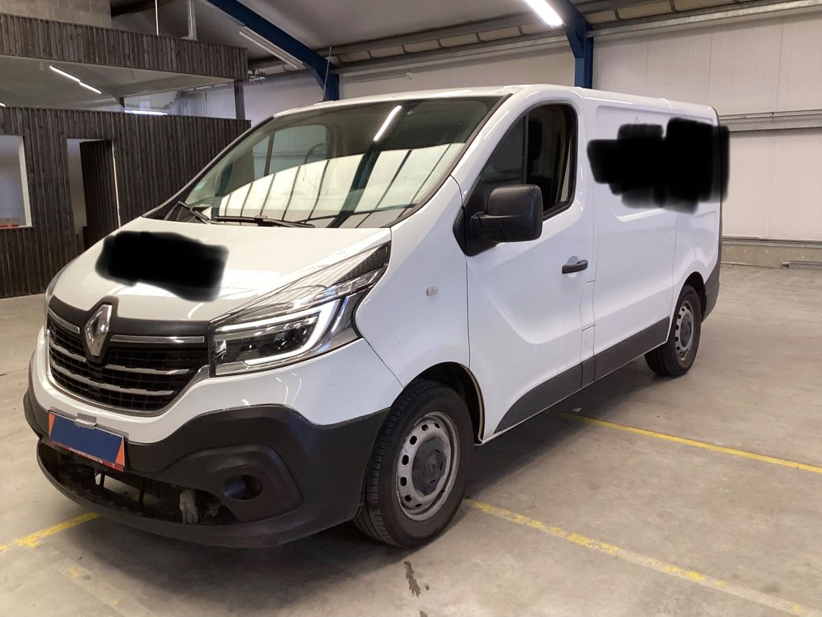 Renault Trafic 2021 — photo 1