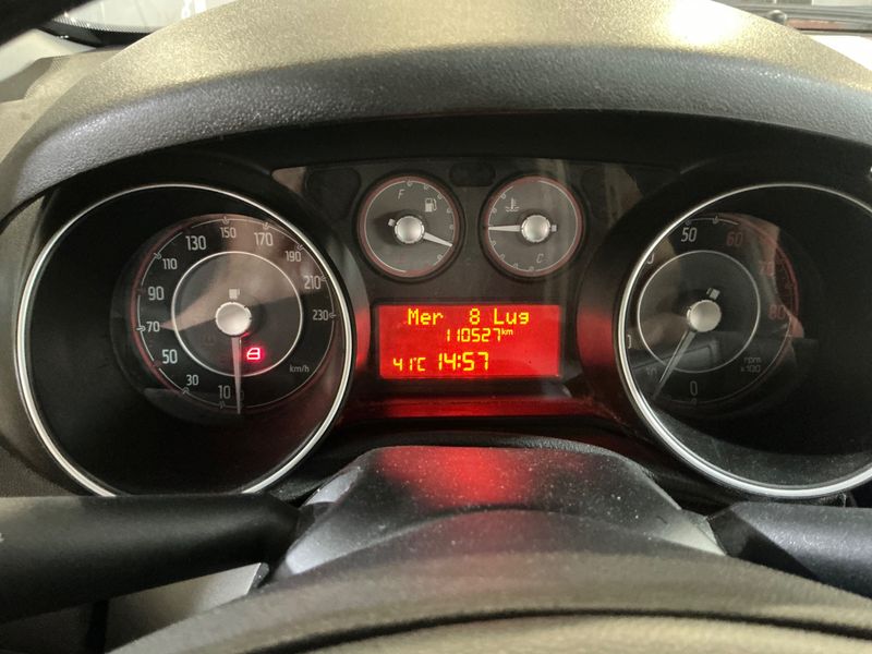 Fiat Punto 1.4 Turbo Lounge — zdjęcie 4