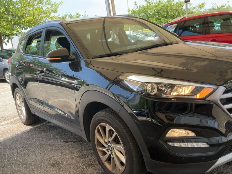 Hyundai Tucson 1.6 Link BlueDrive 2WD — zdjęcie 8
