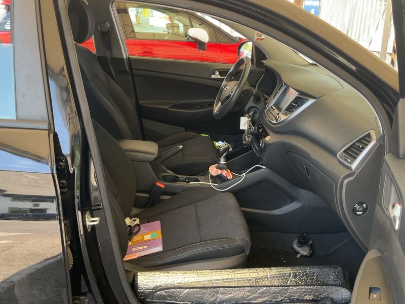 Hyundai Tucson 1.6 Link BlueDrive 2WD — zdjęcie 11