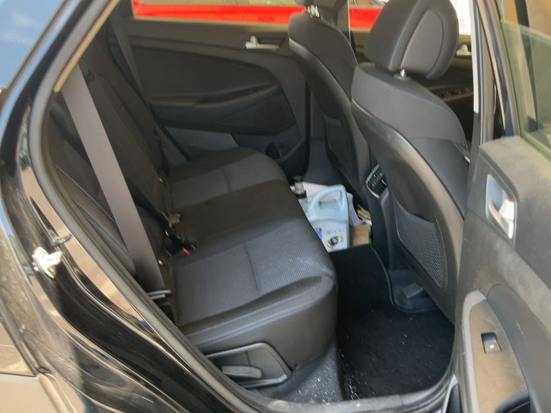 Hyundai Tucson 1.6 Link BlueDrive 2WD — zdjęcie 14