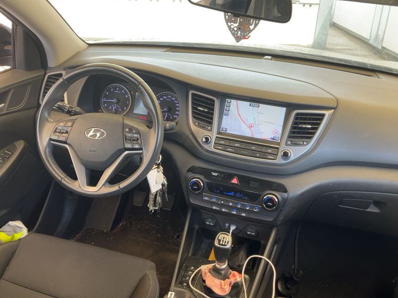 Hyundai Tucson 1.6 Link BlueDrive 2WD — zdjęcie 12