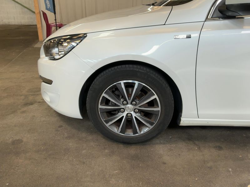 Peugeot 308 1.2 e-THP Style 2015 – снимка 3