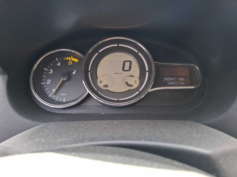 Renault Megane 1.9 dCi Dynamique — zdjęcie 12