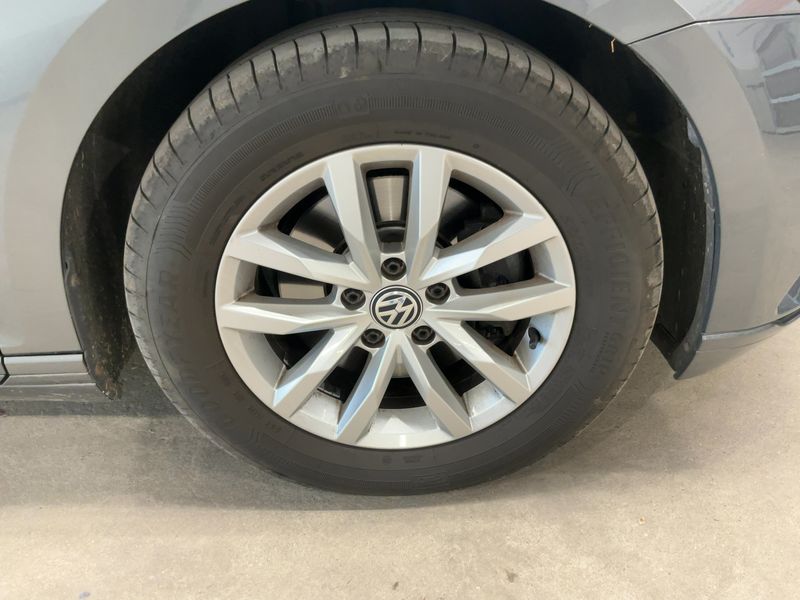 Volkswagen Passat 2.0 TDI Comfortline 4Motion BlueMotion Tech 2015 – снимка 11