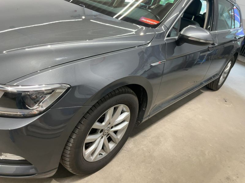 Volkswagen Passat 2.0 TDI Comfortline 4Motion BlueMotion Tech 2015 – снимка 2