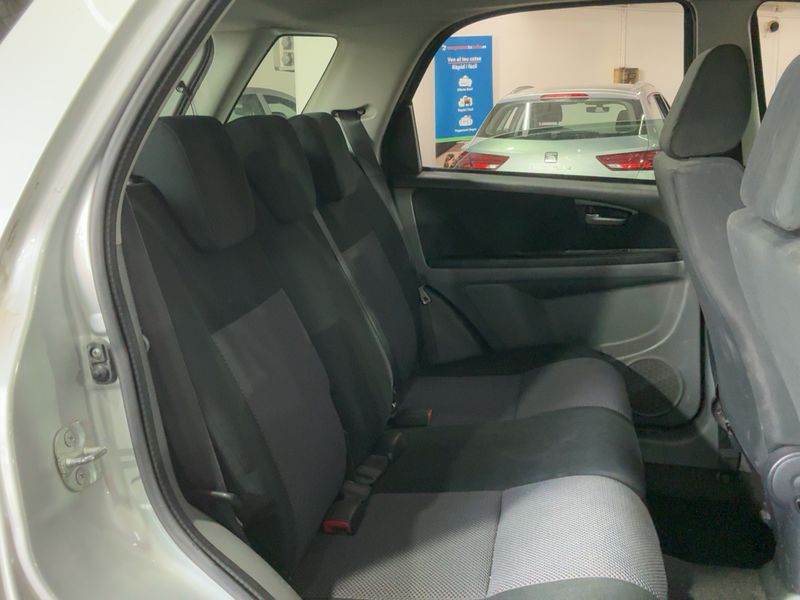 Suzuki SX4 1.9 DDiS Club — zdjęcie 14