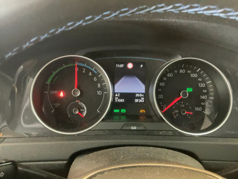 Volkswagen e-Golf VII electric drive 100 kW — zdjęcie 13