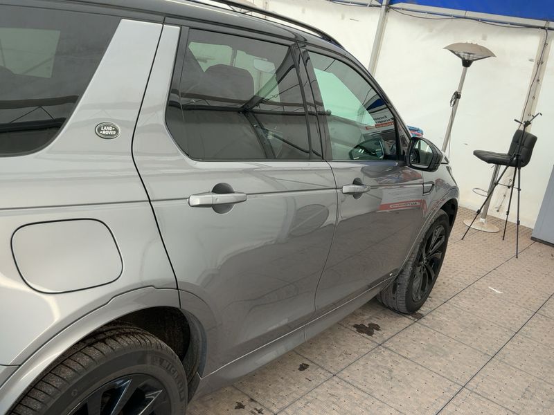 Land Rover Discovery Sport P300e Hybrid SE AWD — zdjęcie 7