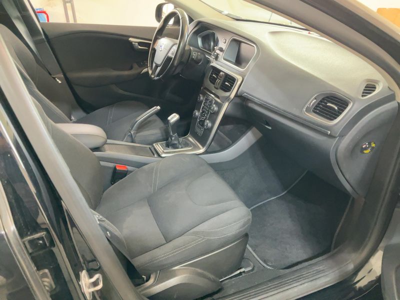 Volvo V40 1.6 D2 You! 2014 – снимка 16