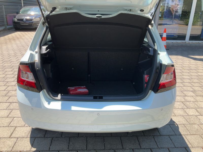 Skoda Fabia 1.0 MPI Red & Grey — zdjęcie 10