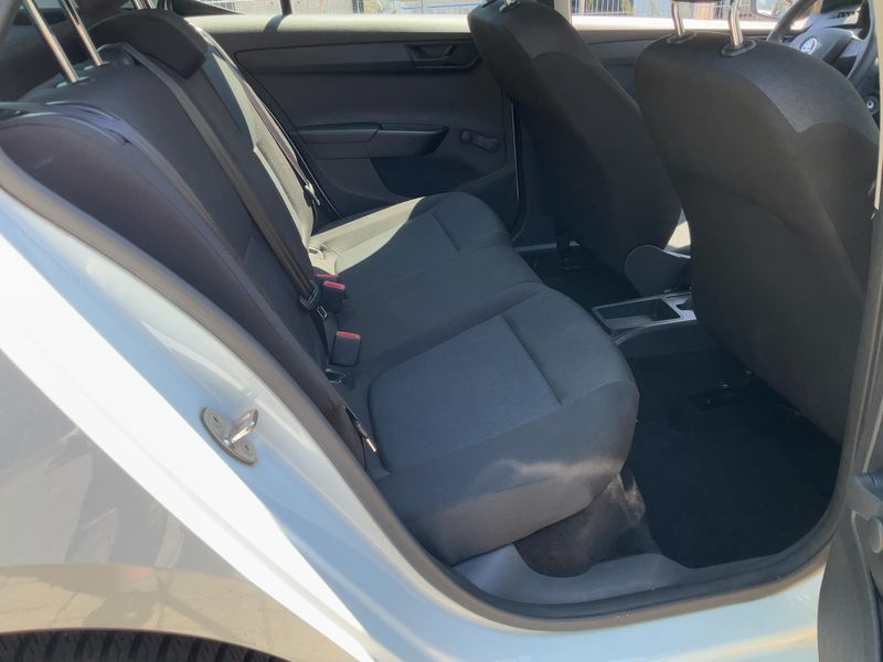 Skoda Fabia 1.0 MPI Red & Grey — zdjęcie 14