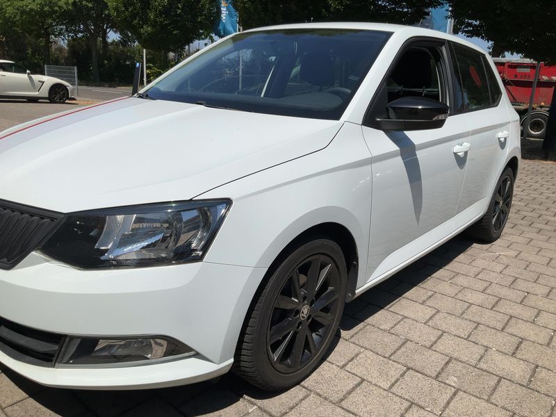 Skoda Fabia 1.0 MPI Red & Grey — zdjęcie 2